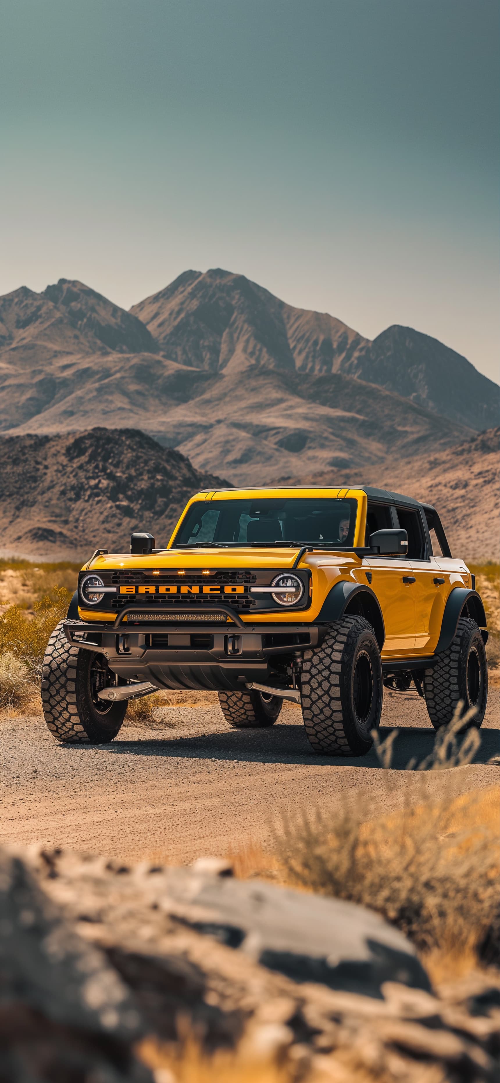 Desert Cruiser - Pro phone wallpaper