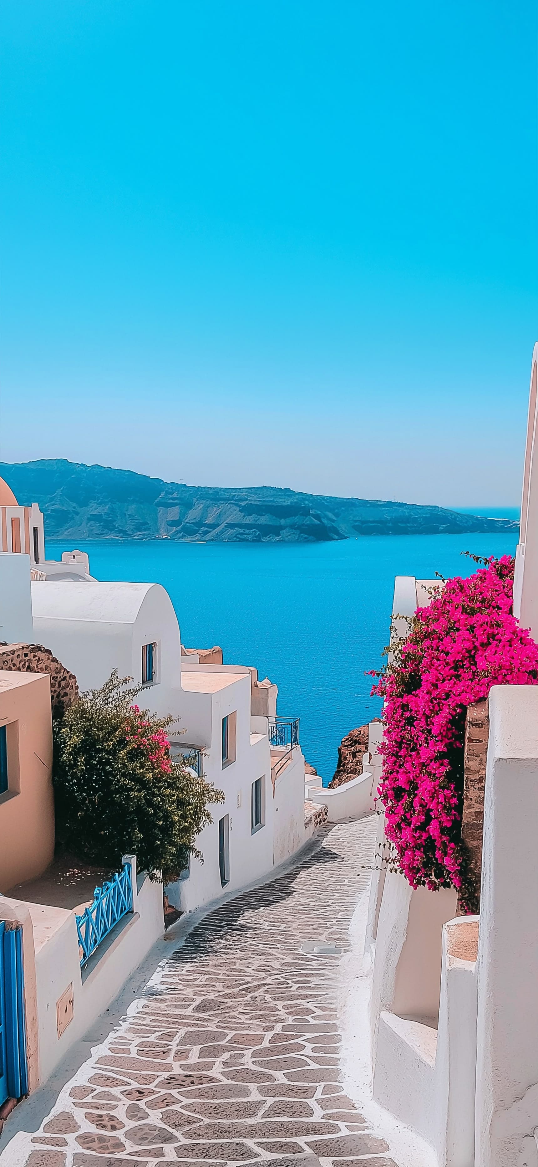 Santorini Stroll - Pro phone wallpaper