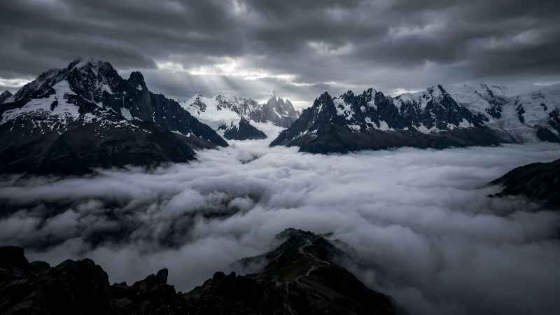 Valley of Clouds - Pro desktop wallpaper download