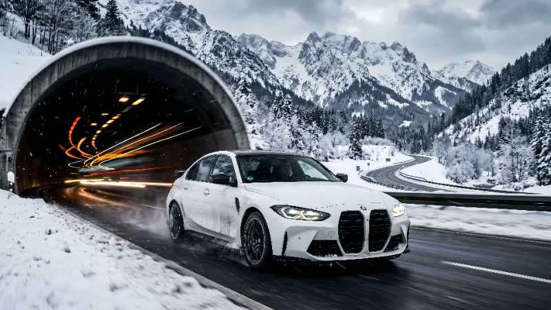 Winter Tunnel Speed - free desktop wallpaper download