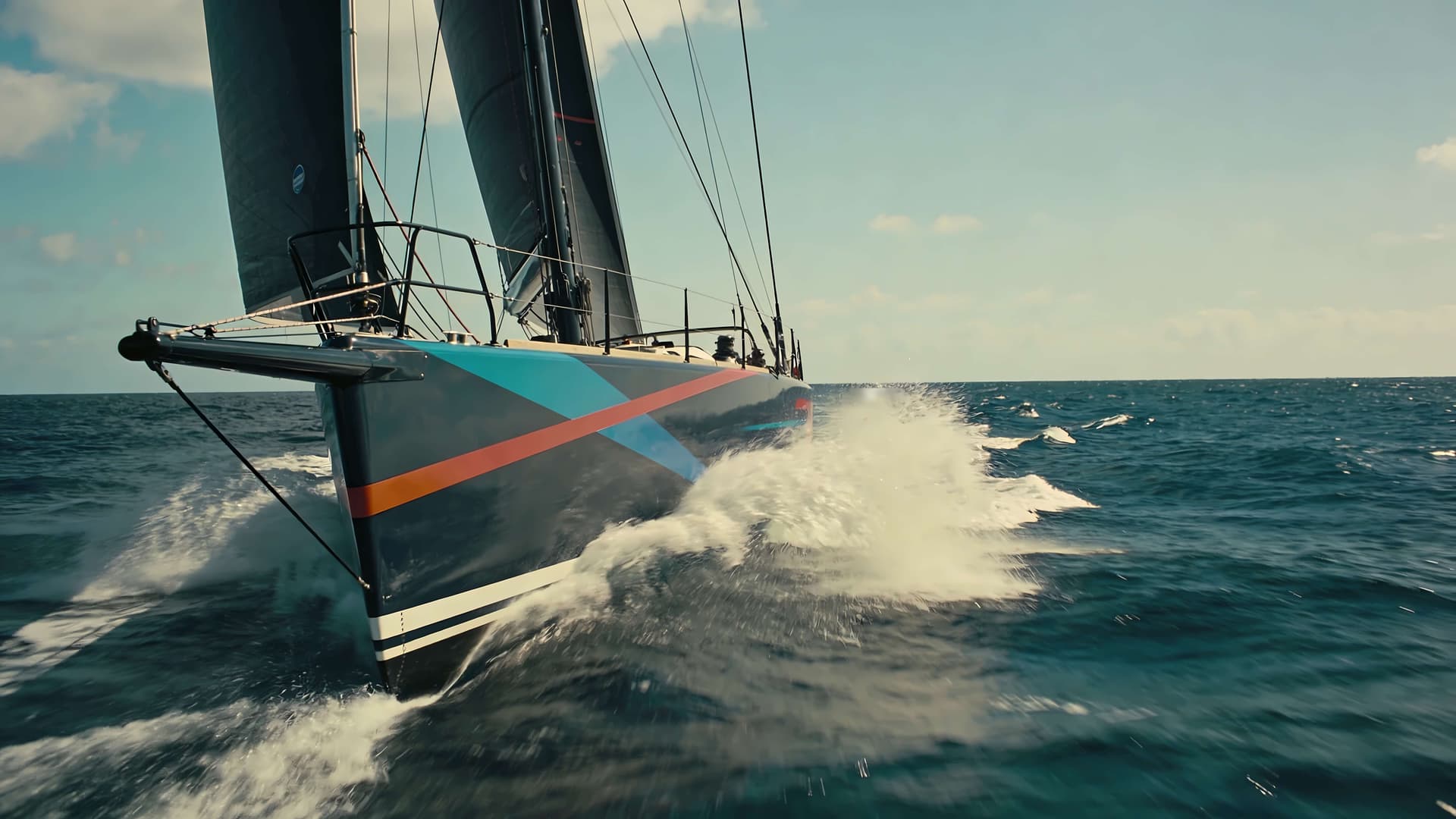 Sailing Ocean Waves - free desktop wallpaper