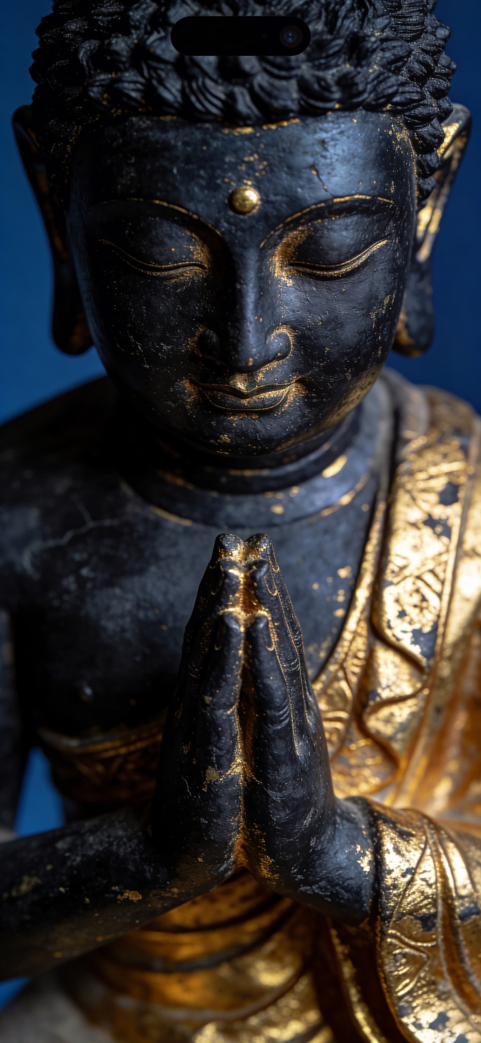 Golden Buddha Statue - Pro phone wallpaper