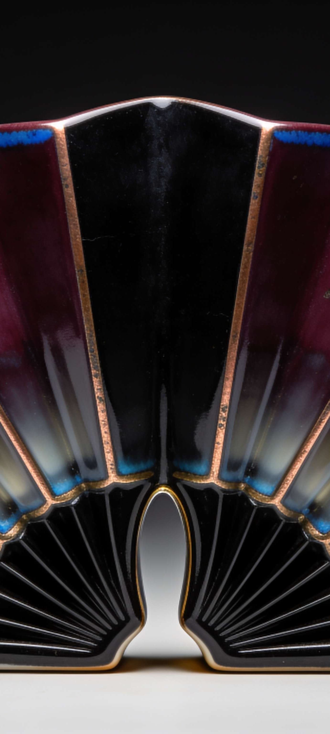 Symmetrical Fan Sculpture - free phone wallpaper