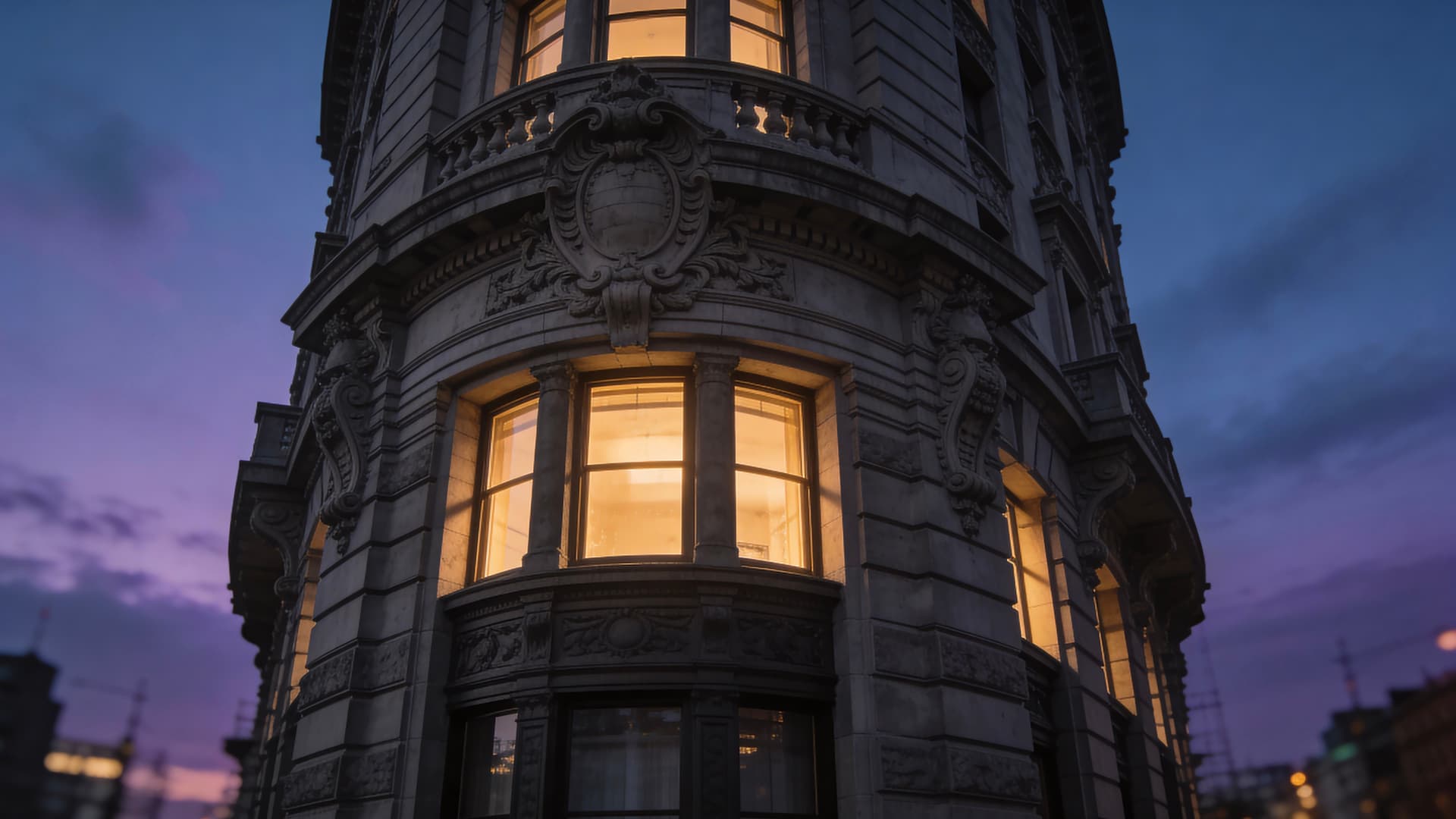 Ornate Building Facade - Pro desktop wallpaper