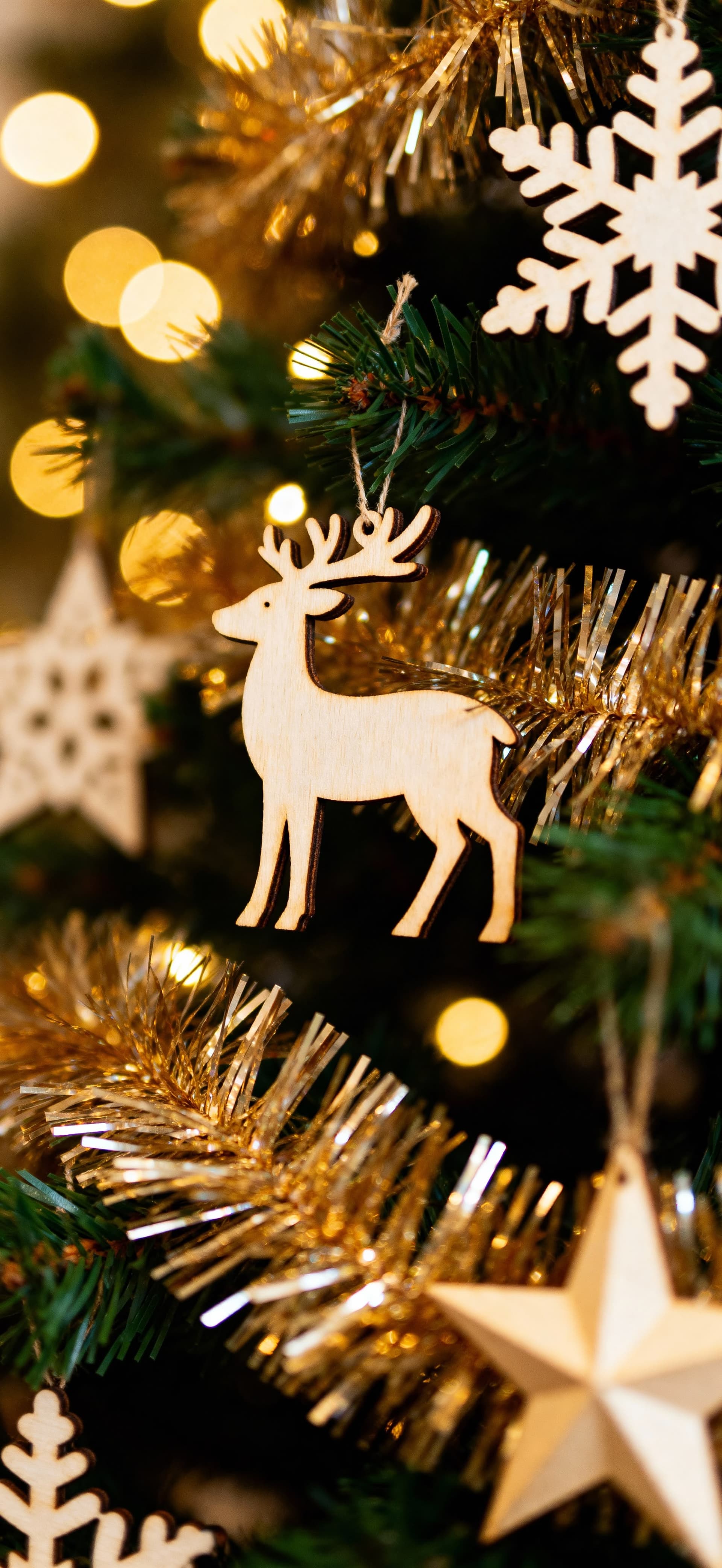 Wooden Christmas Tree Decoration 1 - free phone wallpaper