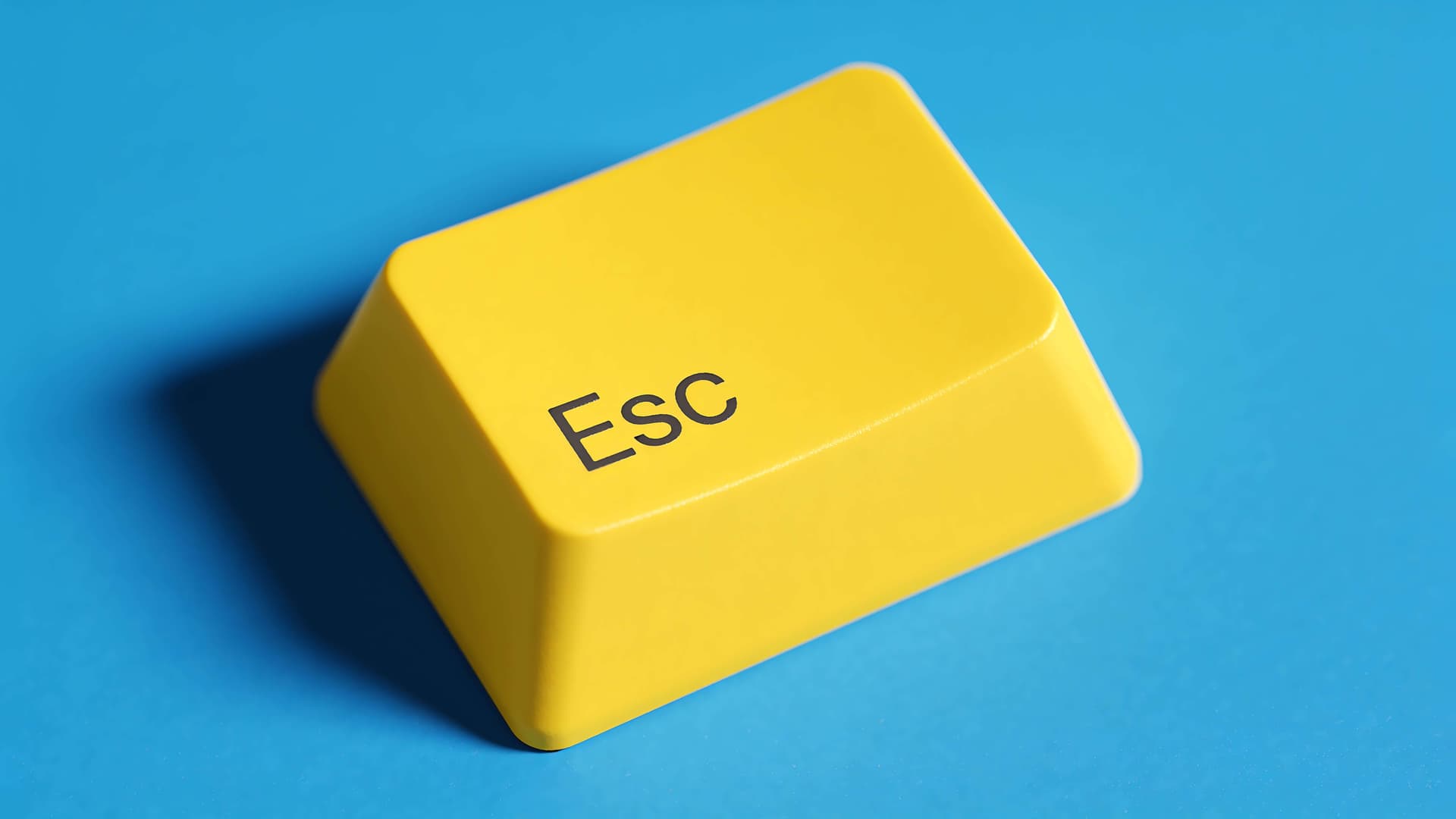 Minimalist Escape Key - Pro desktop wallpaper