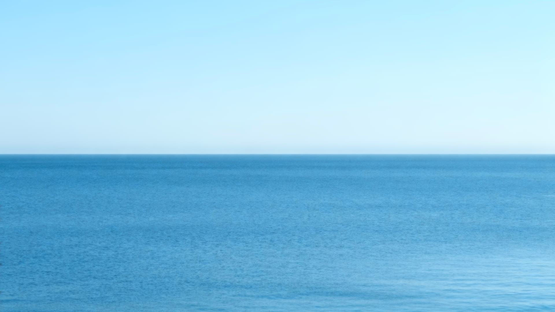 Calm Horizon 1 - free desktop wallpaper