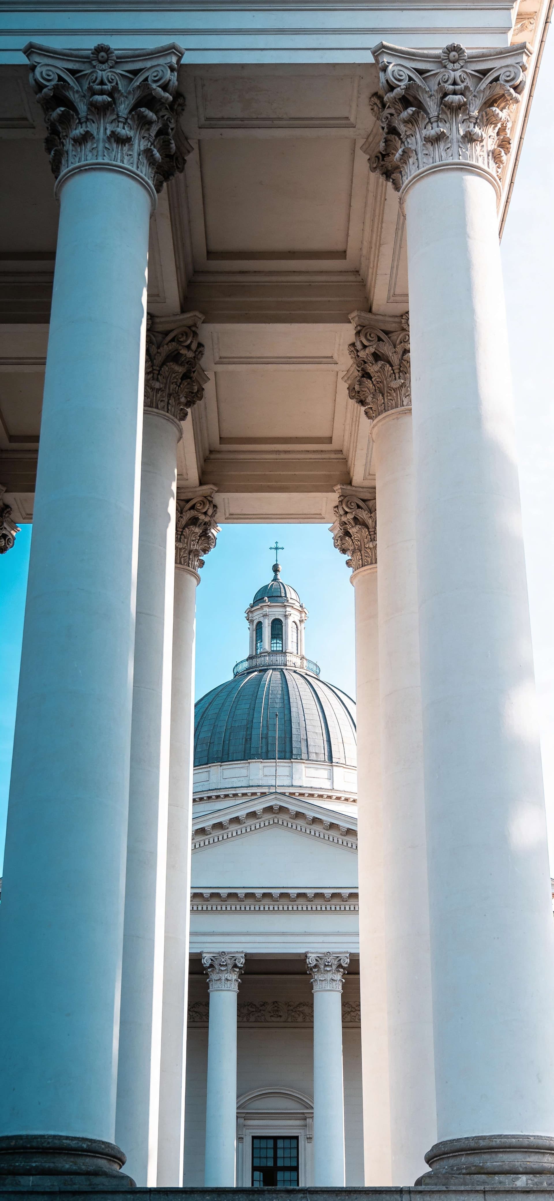 Grand Architectural Dome - free phone wallpaper